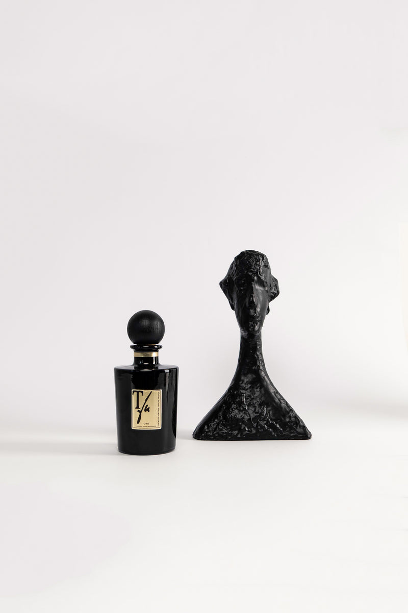 Elegant decorative element