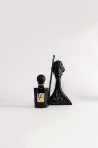 Elegant decorative element
