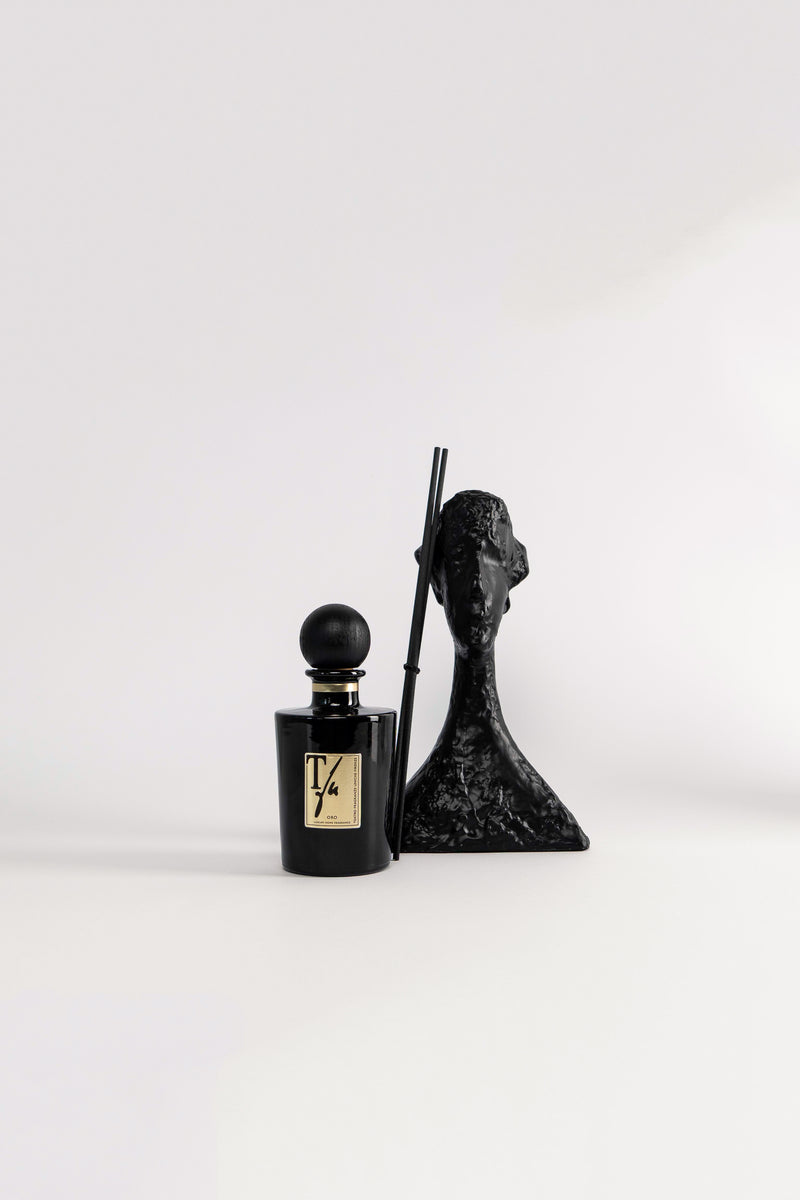 Elegant decorative element